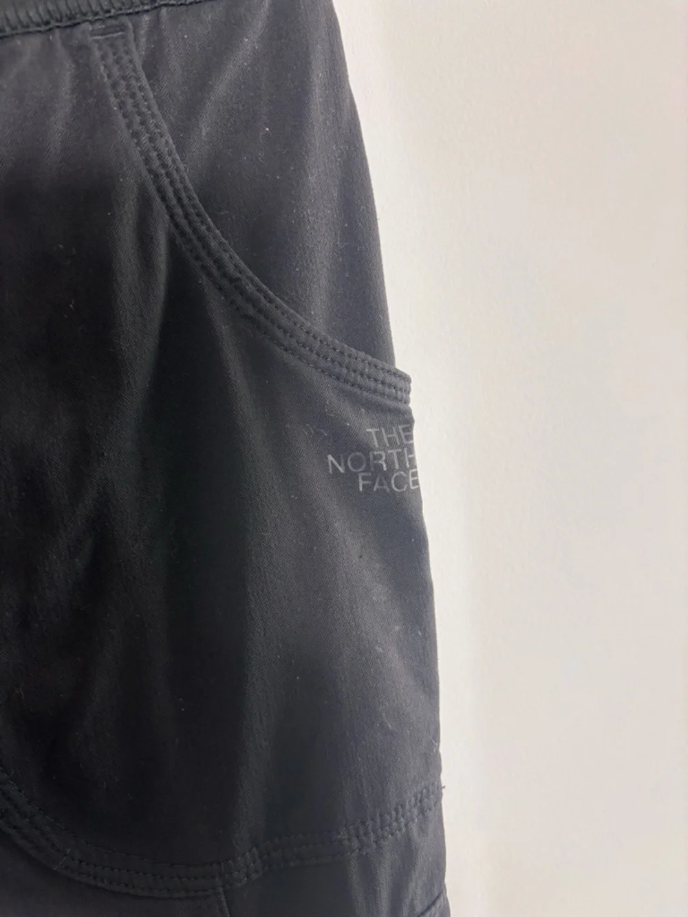 The North Face Aphrodite Motion Ruched Jogger Pants – Black Size Large women’s - Picture 6 of 7